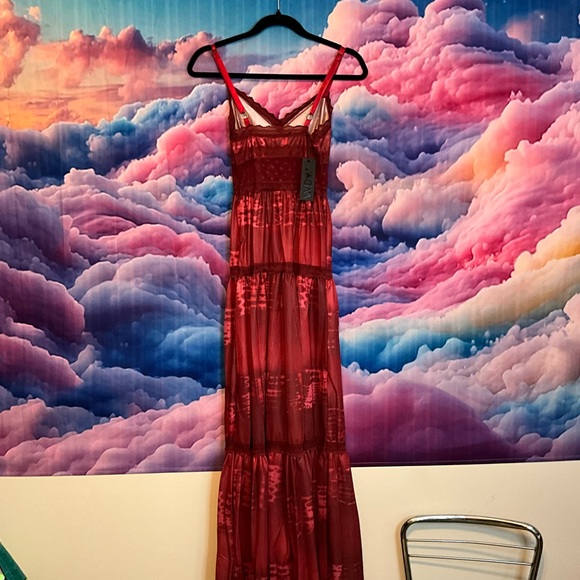 Elegant Red Maxi Dress - Picture 2 of 5